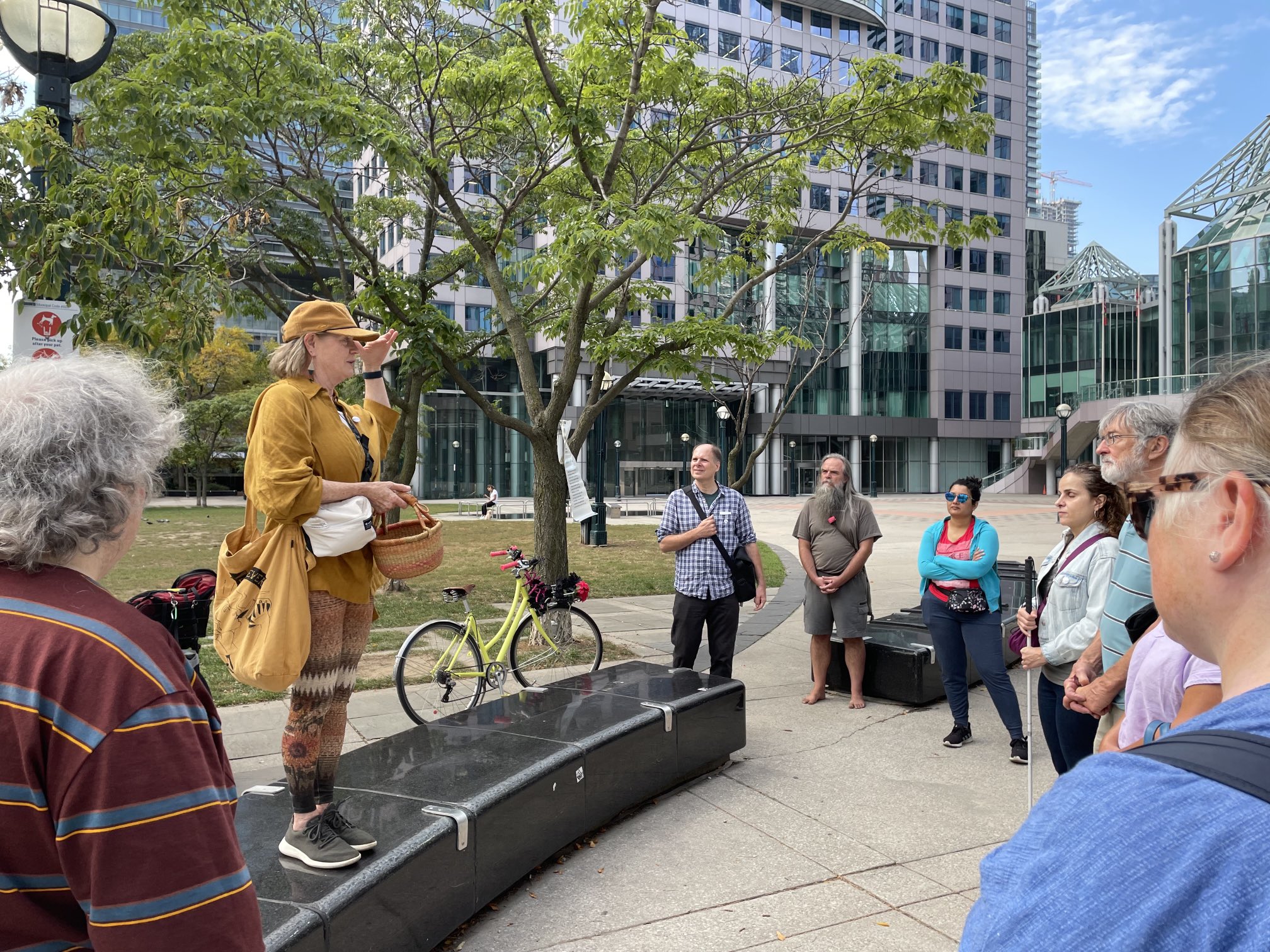 Lee Scott speaks to the walkers